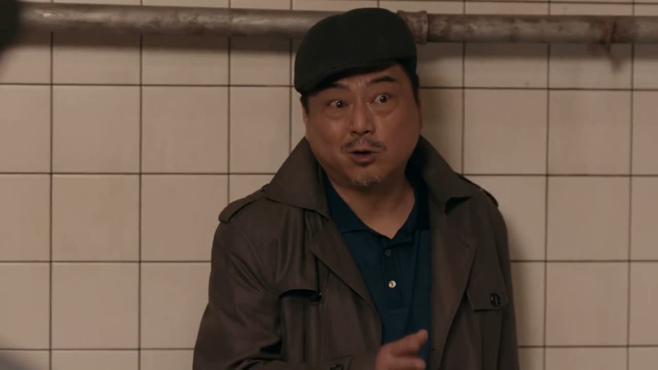 睁一只眼闭一只眼