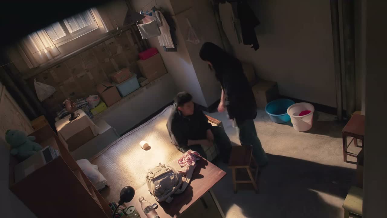 你跟我说 为啥打架呀
