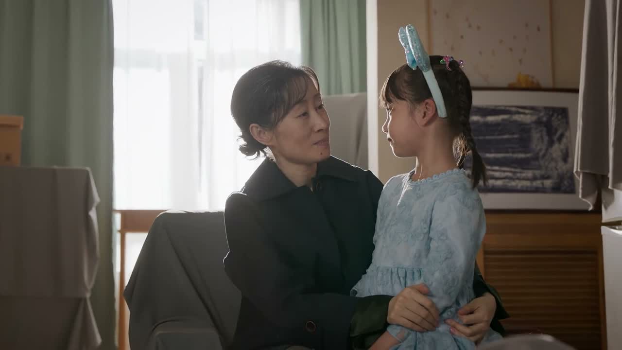 给妈妈打个电话吧 好