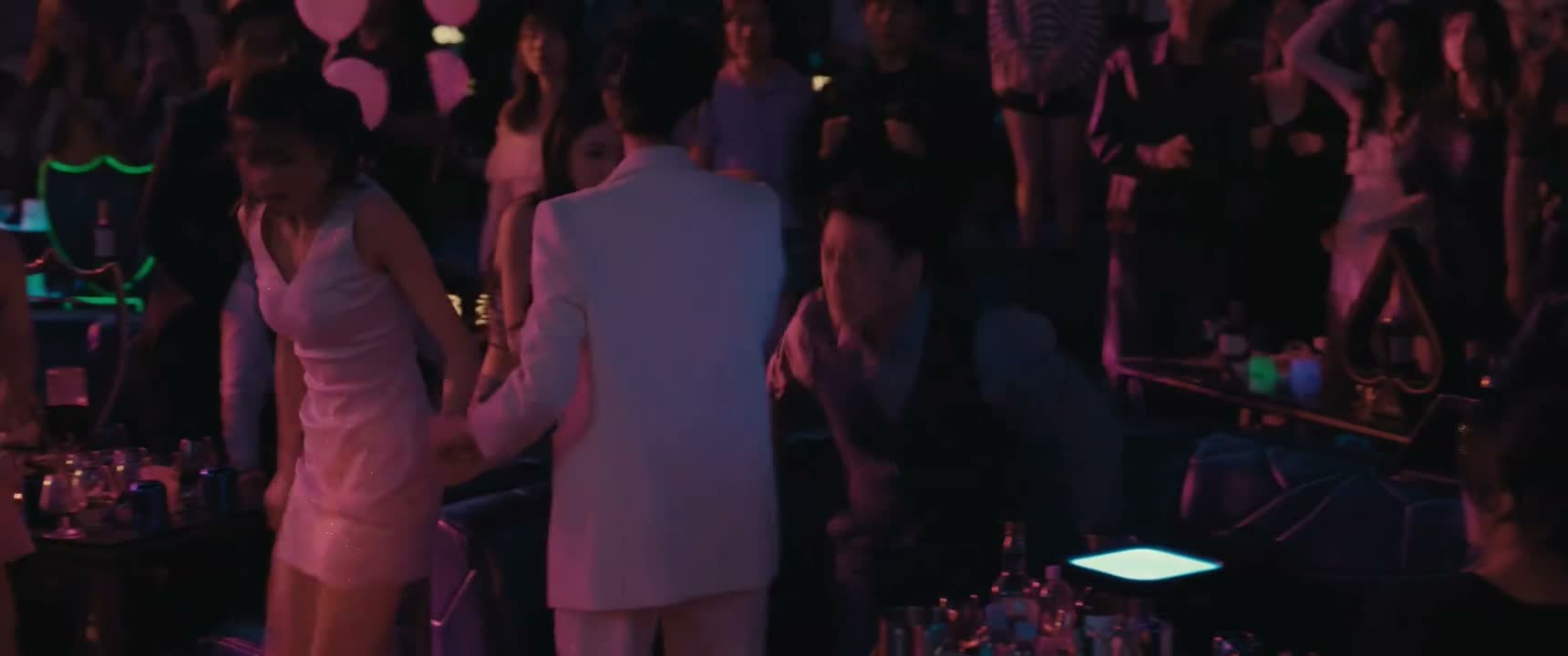 别闹了行吗 你管得也太宽了吧 她 她不行你来啊