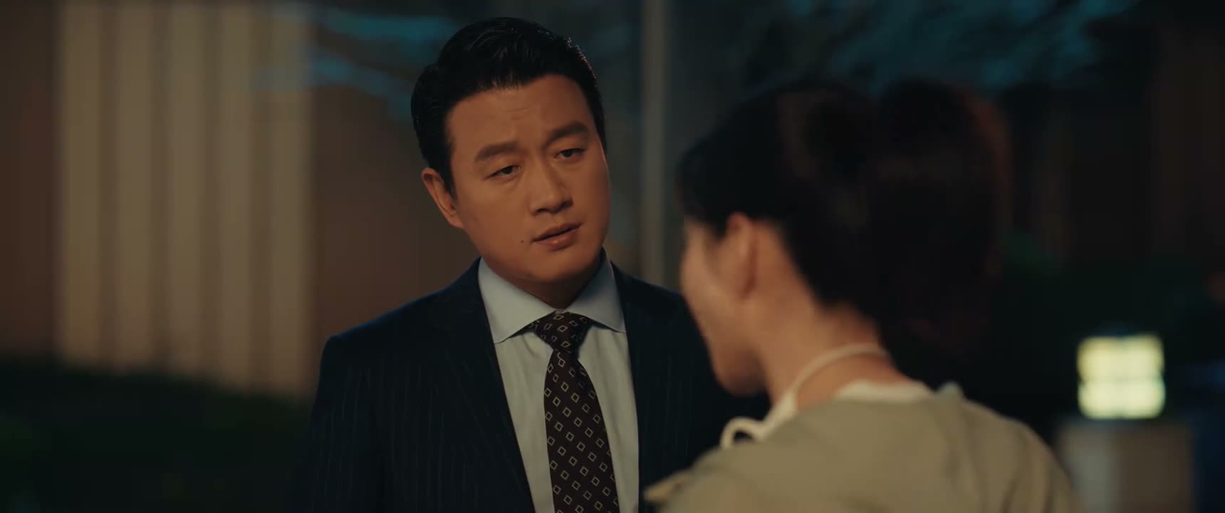 凭什么就叫我一个人去呀 什么说明会呀