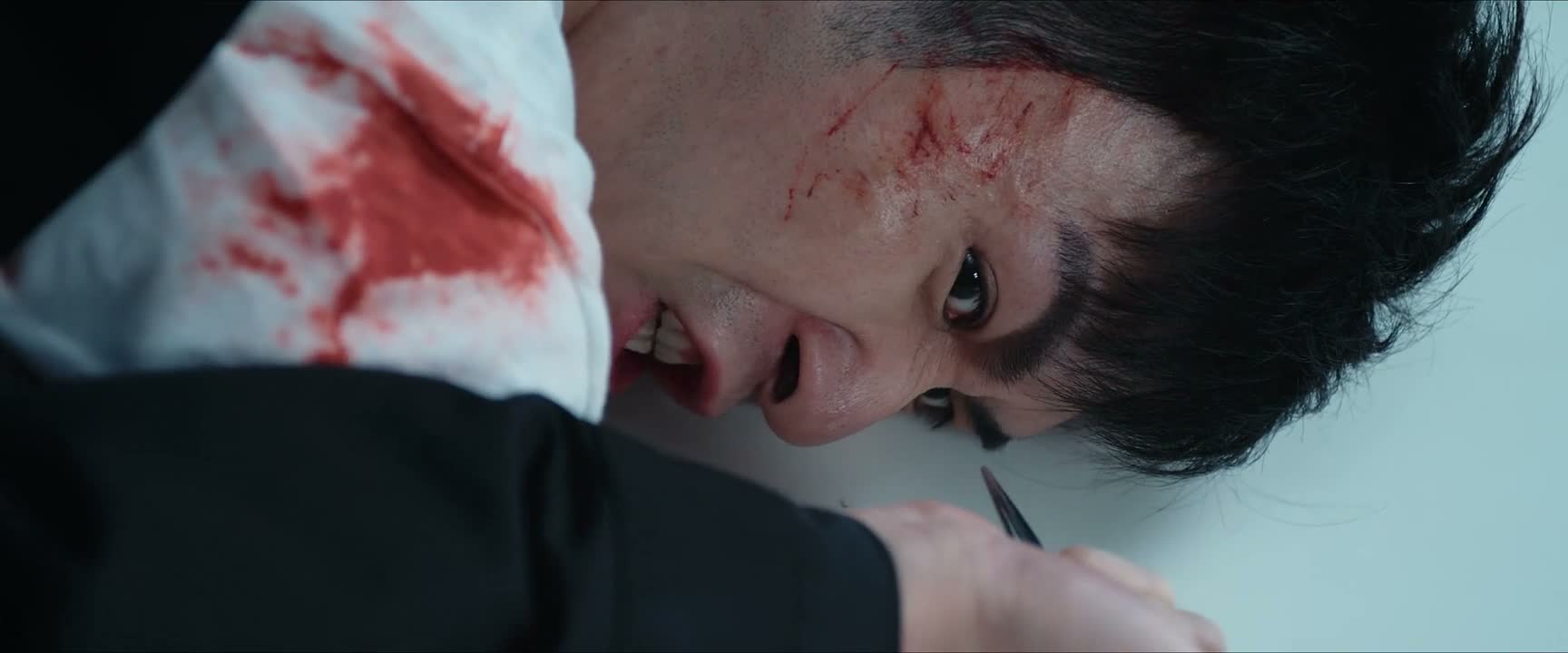 你威胁我 你真的敢动吗 你看清楚
