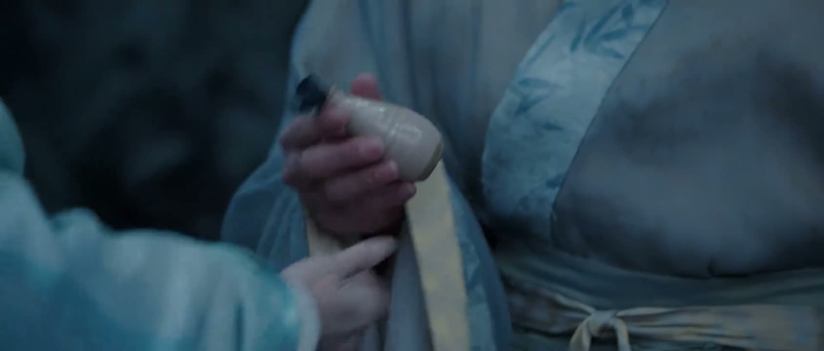 你去救出那些被关押的师兄们