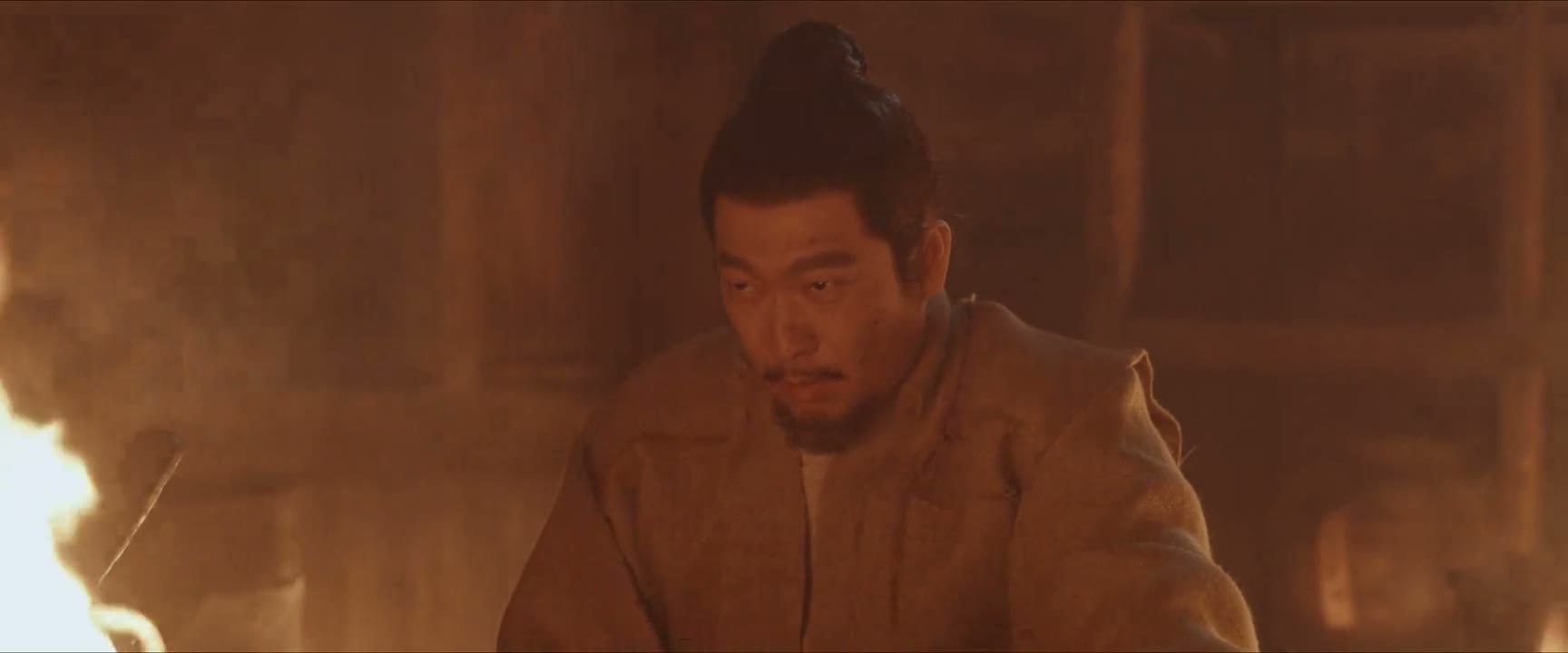我不配
