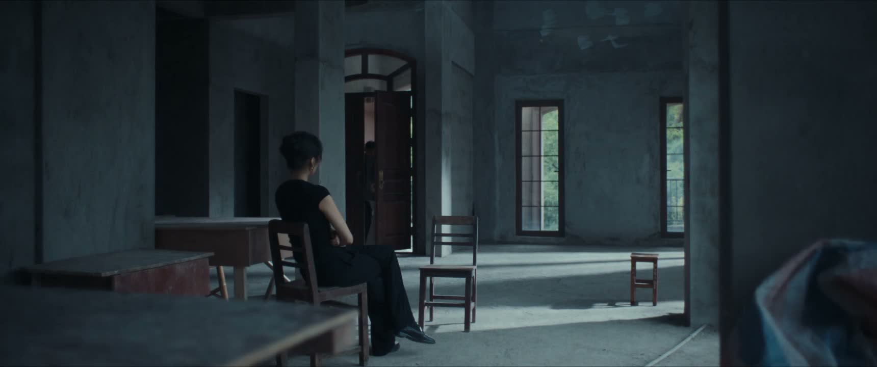 她要走 不用拦她 好