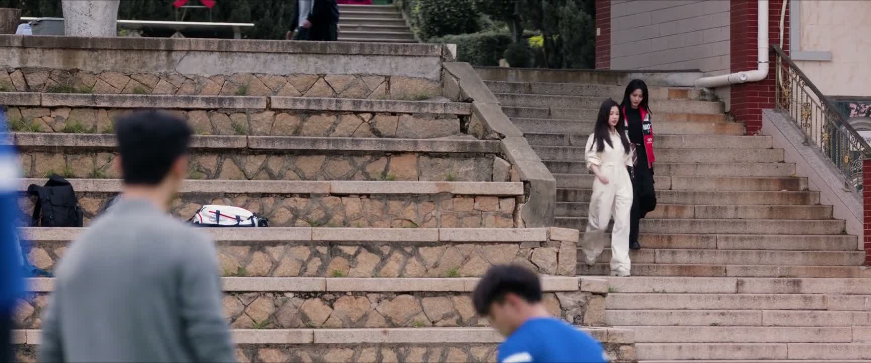 给你隆重介绍一下 他们就是我带的足球队