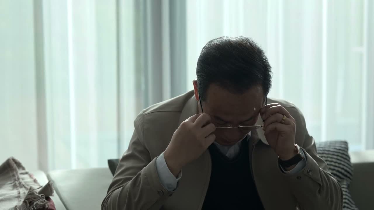一个挖沙子的 我用怕他
