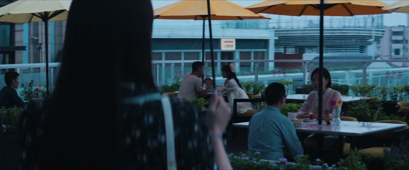 和一个十五六岁女孩在一块