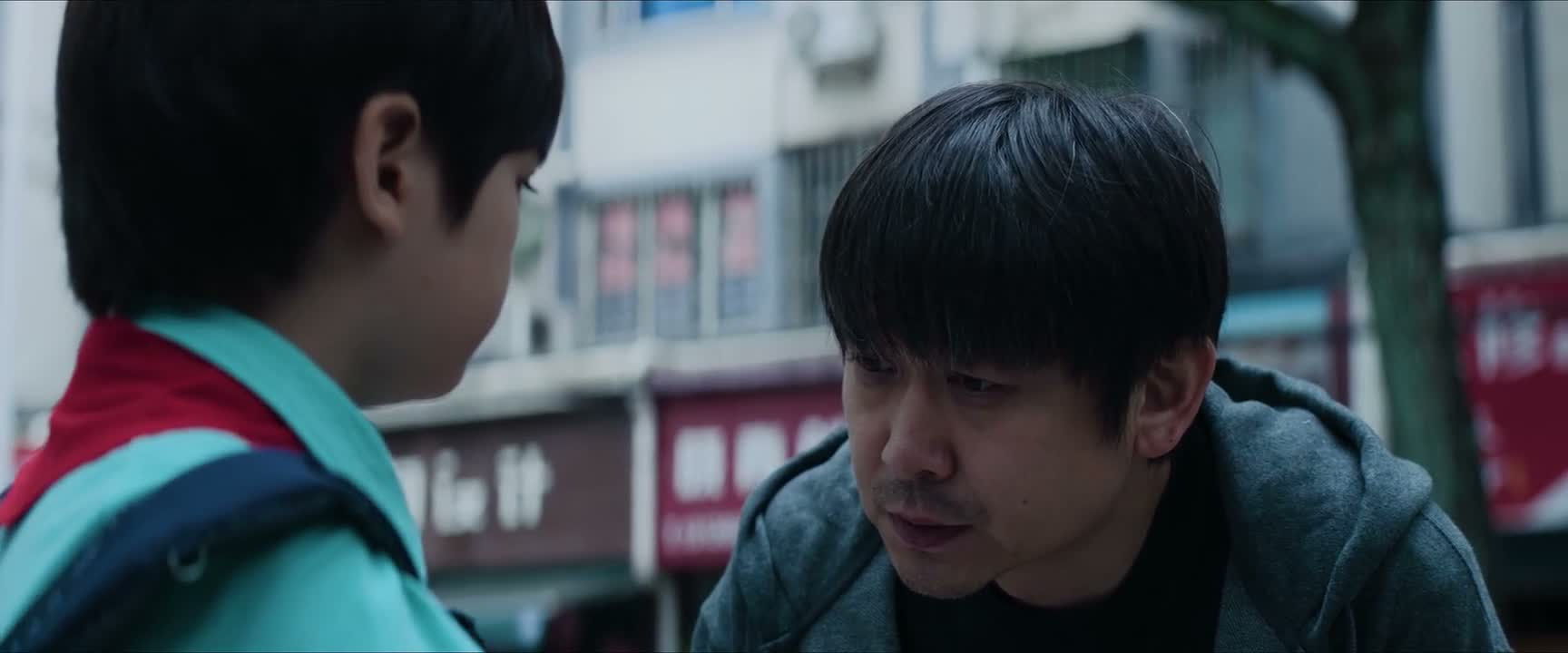 她很勇敢