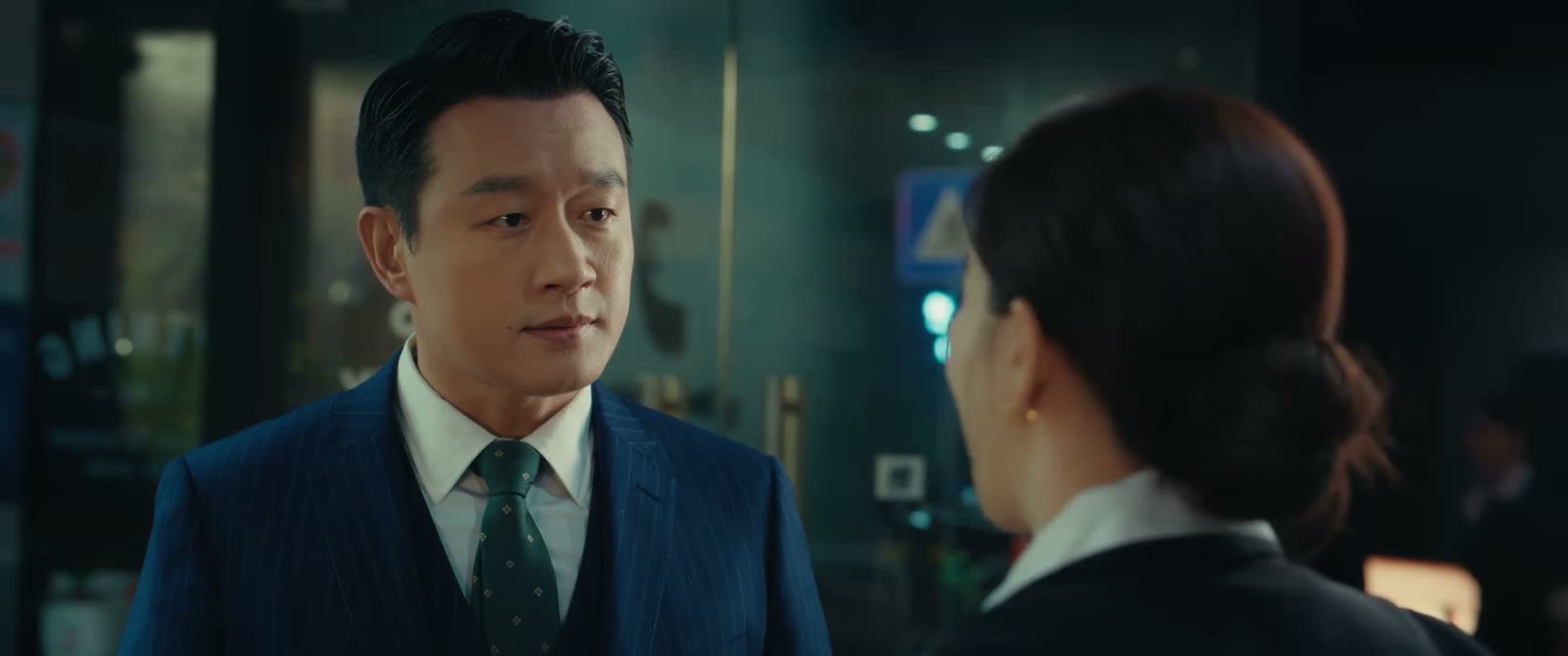 我去洗了个头 刚好就遇见她了 你去开会
