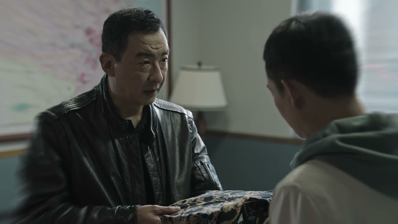 我特意在袖子里 缝了个刀片