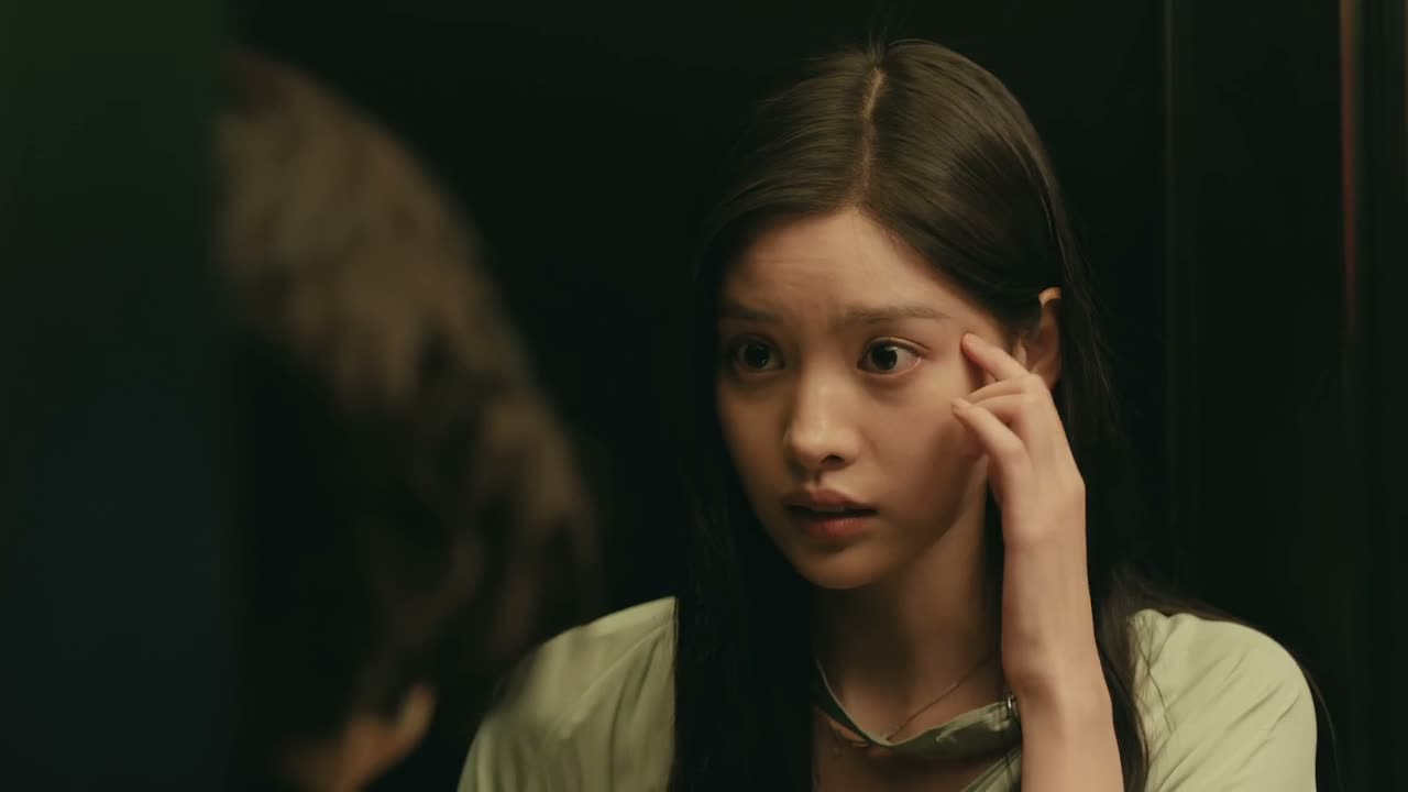 他是不是脑子有问题啊