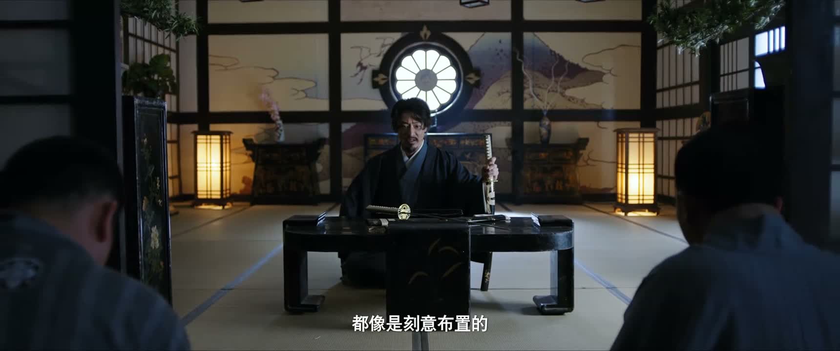 都像是刻意布置的