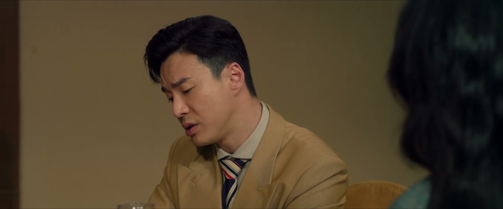 我已经设法约了他了 可是他很难约