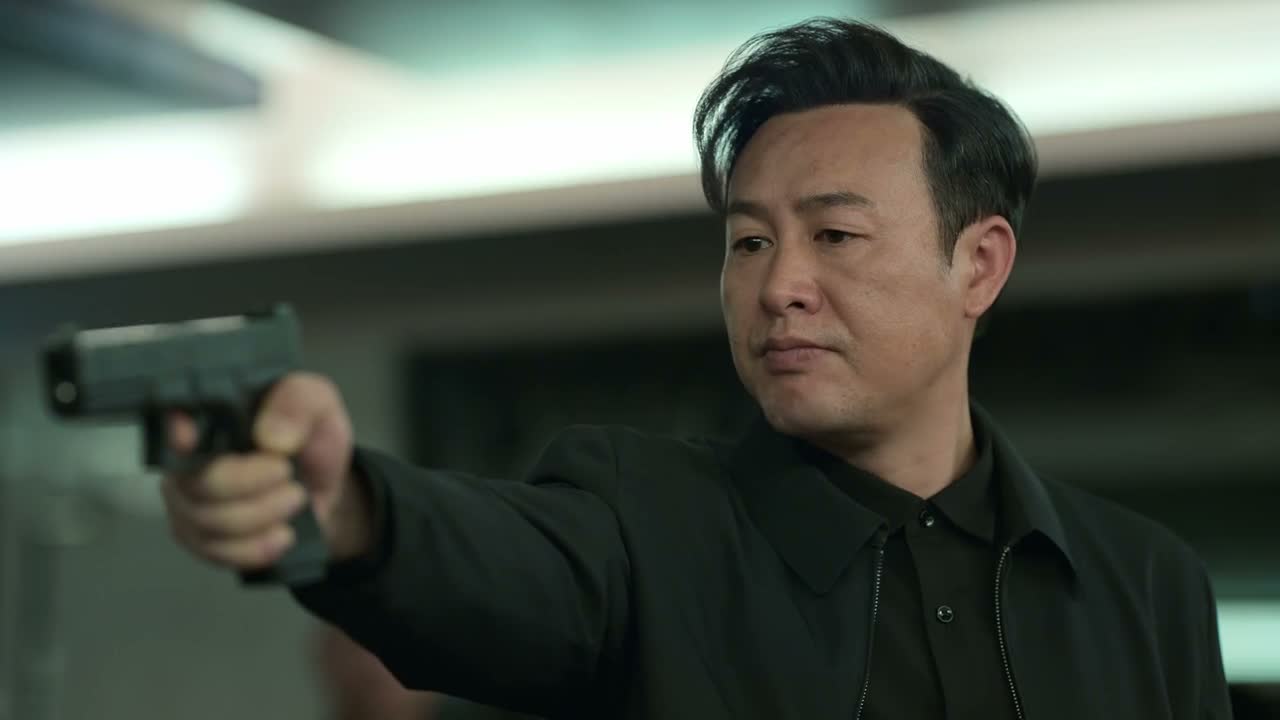 把头低下做人