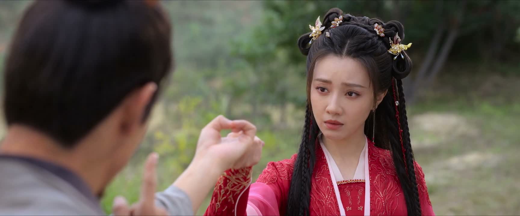 红鸾星落于眉骨之上