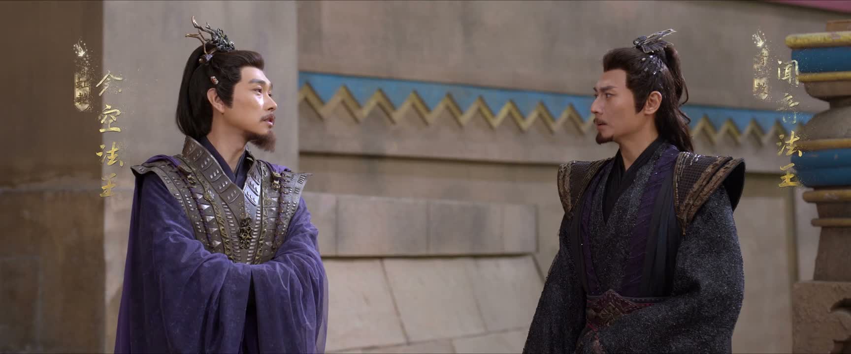 在教主的身侧服侍