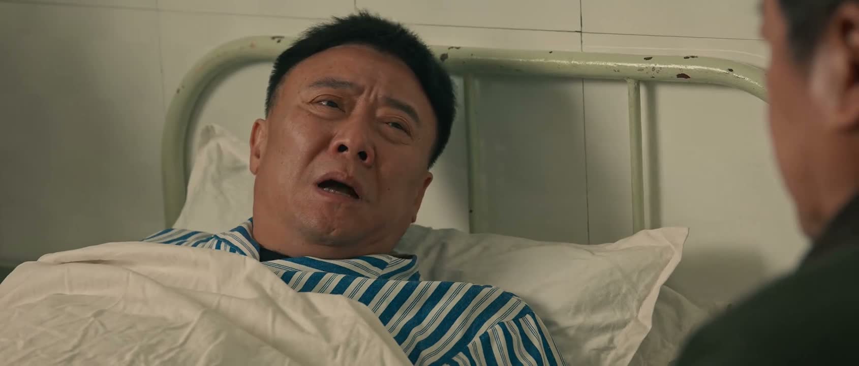 他俩能有什么过节呀