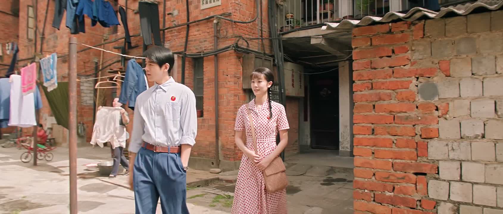 你跟费霓是什么时候在一起的呀