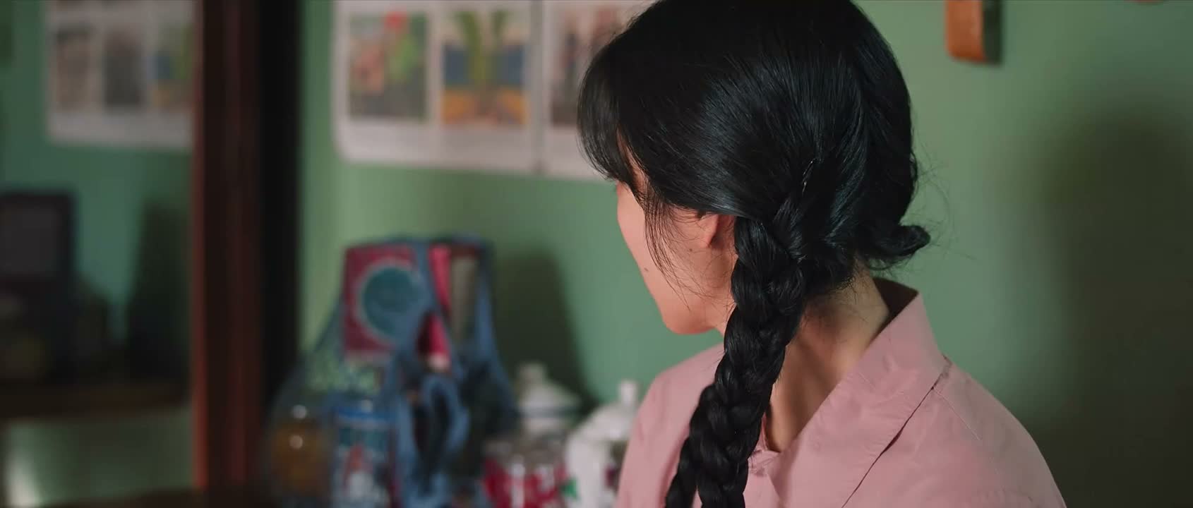 这走了一路 走热了吧