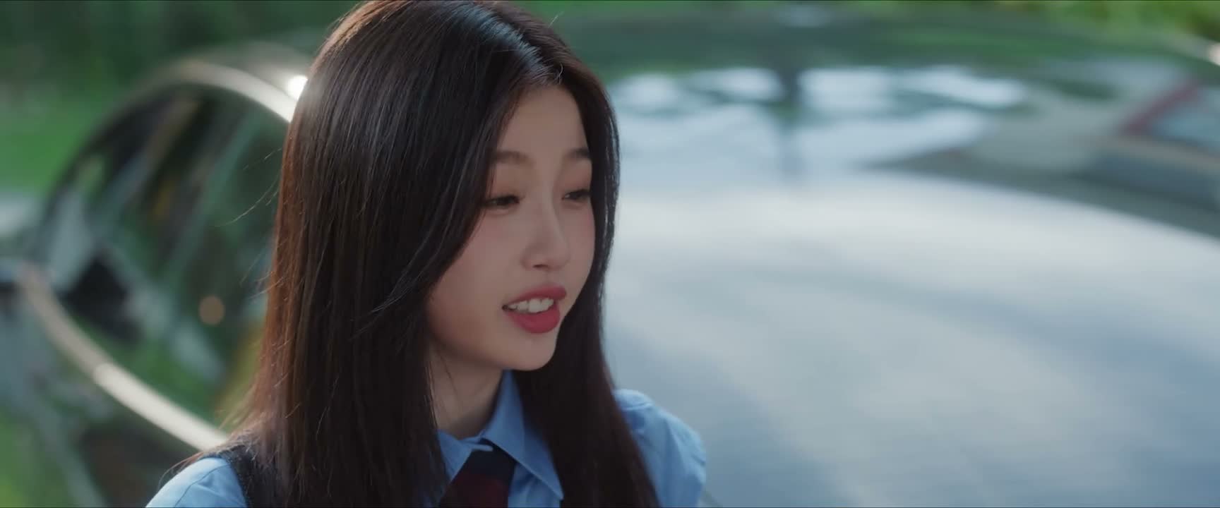 你穿得倒是真挺正式的
