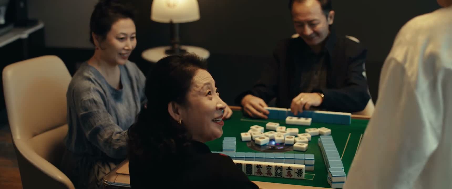 今天你这妆好漂亮啊 真像个新娘子