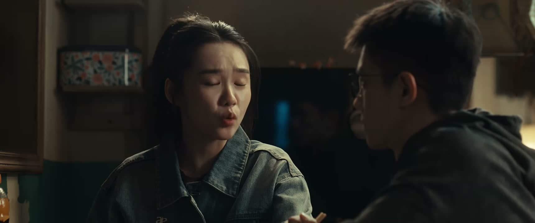 我们长大的过程比别人艰难多了