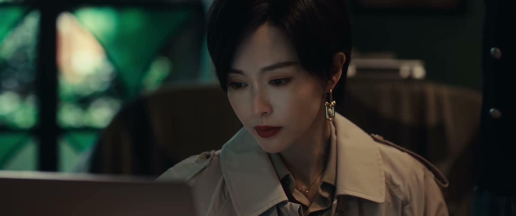 这样一来他就把麻烦挡在外面了