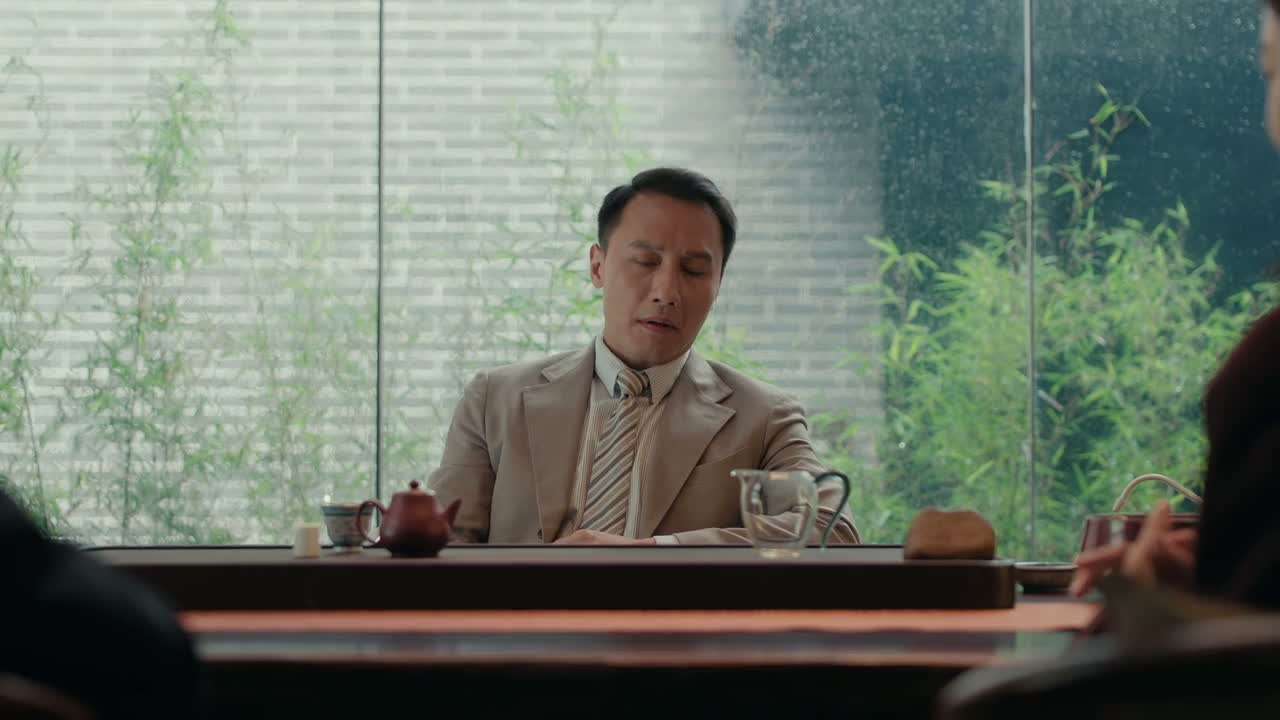 鹬蚌相争 渔翁得利