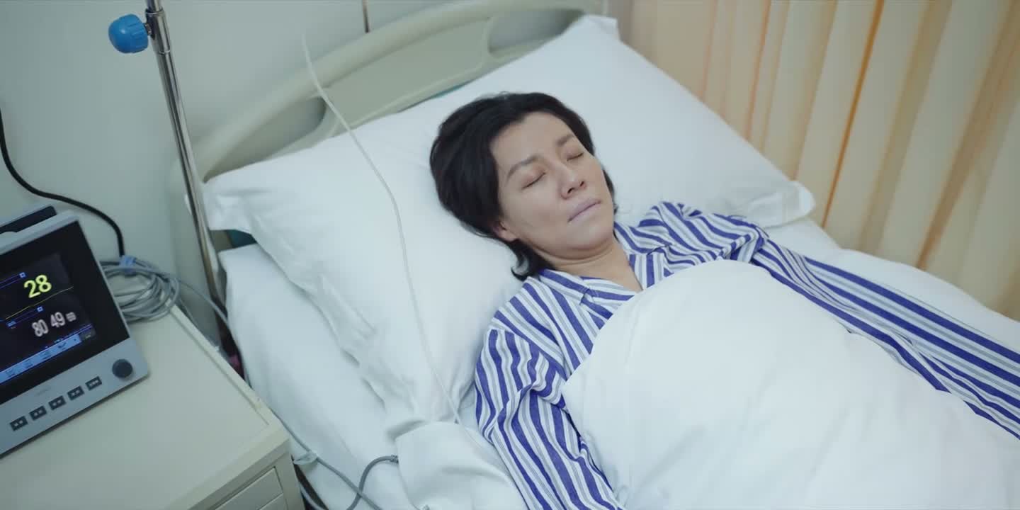 一说什么她就说她自己都知道