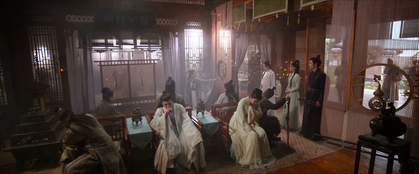 侧堂准备了茶水