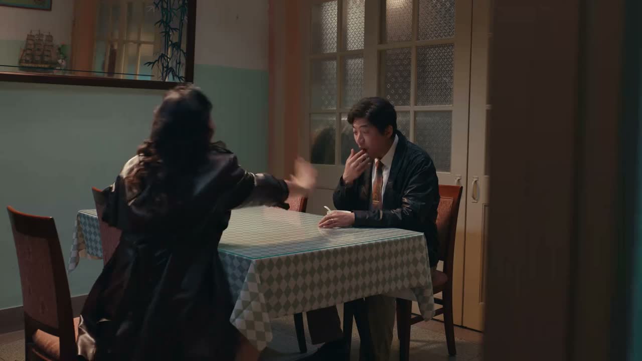 干吗呢你 我一口给吃了