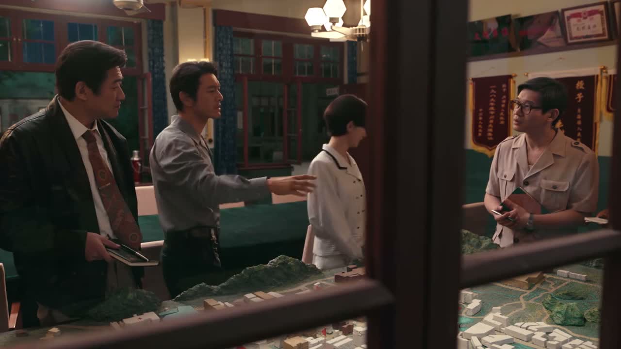 这事再议 好吧 咱们下一个议题