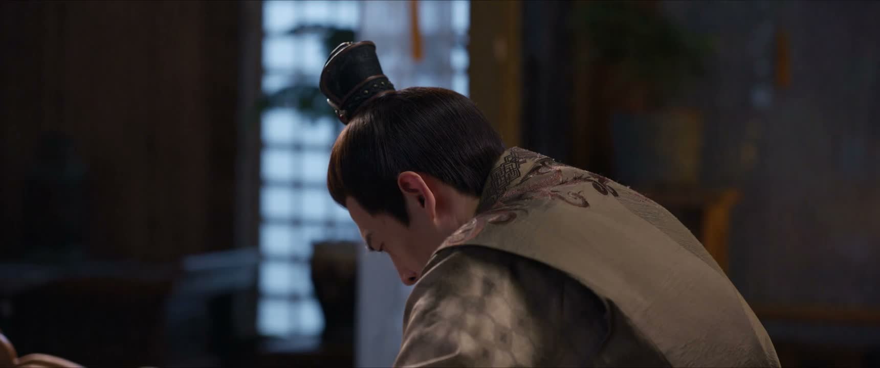 也必须请回荆城