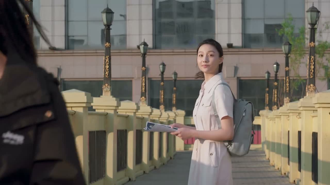 今天来了个抢生意的