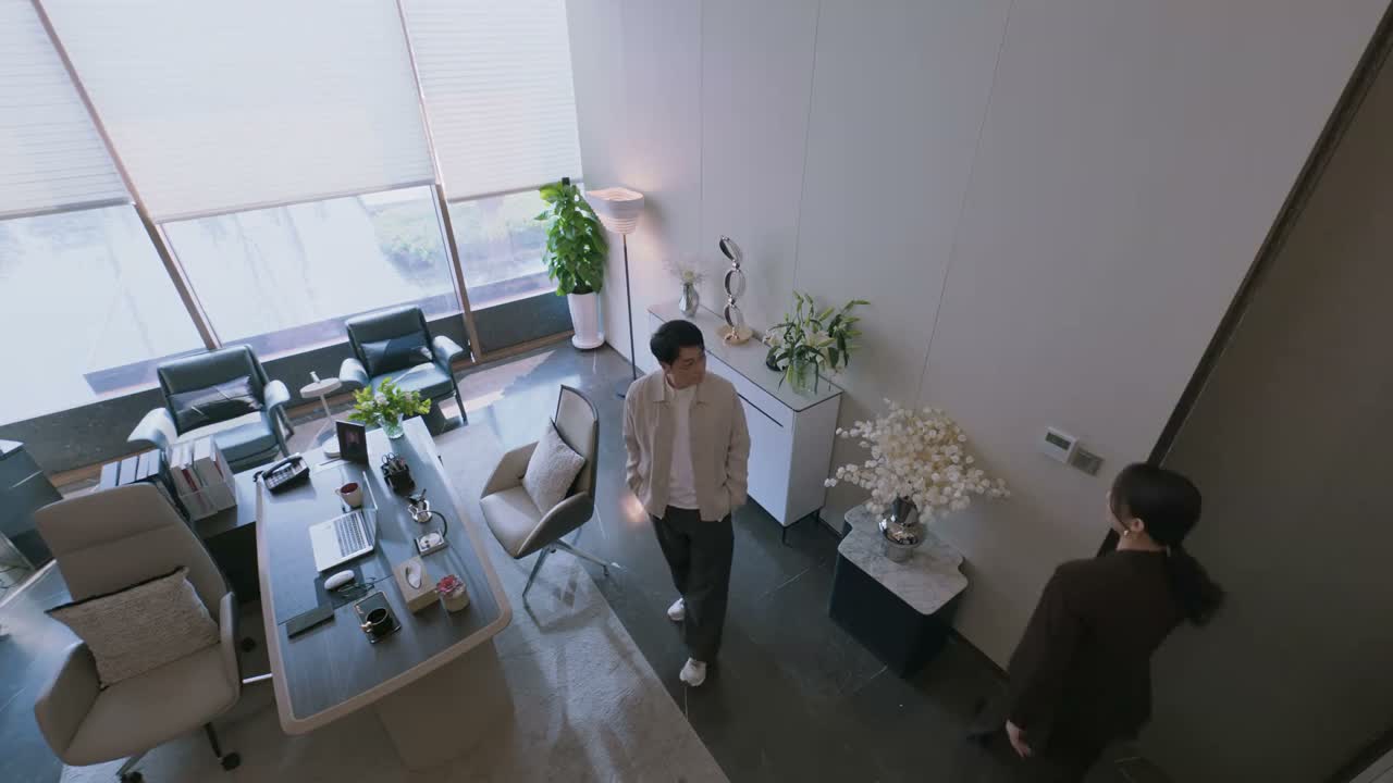 咱俩不能单独见面 谭欣