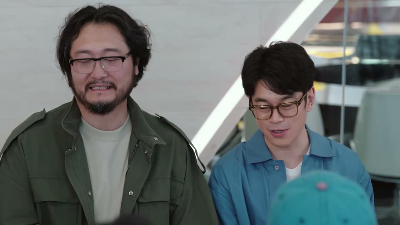 我和庄导呢 也没什么事干 就过来给大家帮帮忙
