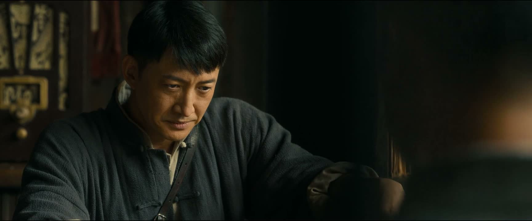 你跟我来 给我带到了后院