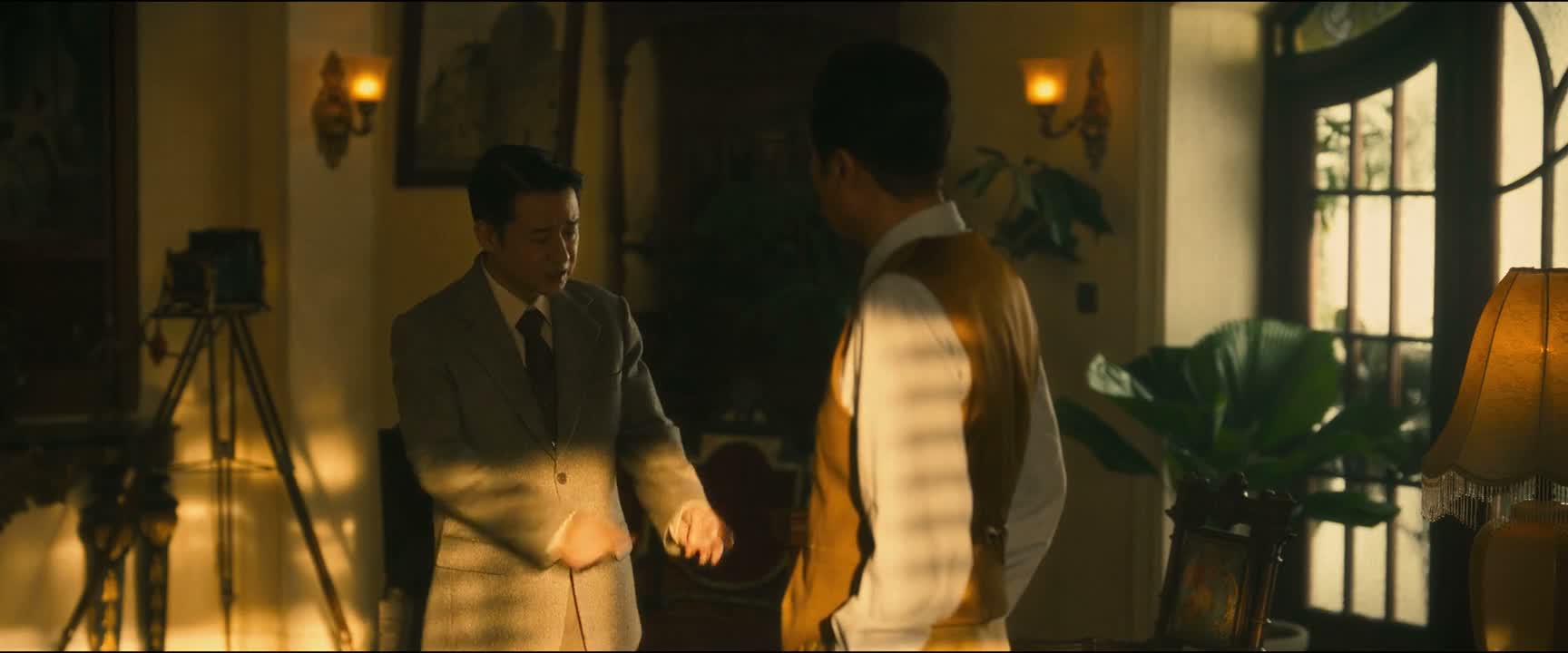 他现在前前后后 拿了我们五十多万了