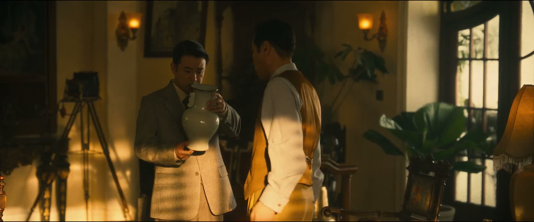 这瓶子能抵十万块钱