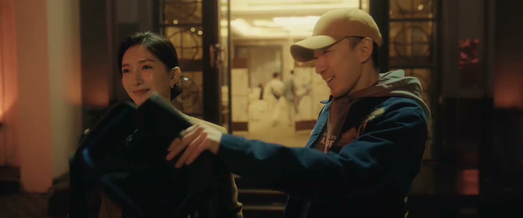 老大 你就别去了 你去了她们也玩不开