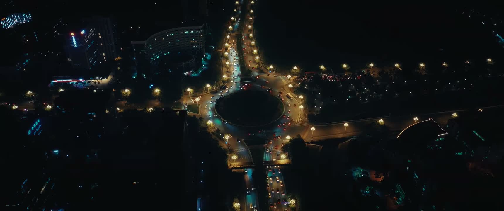 老大 沈默突然发病了 现在在医院抢救