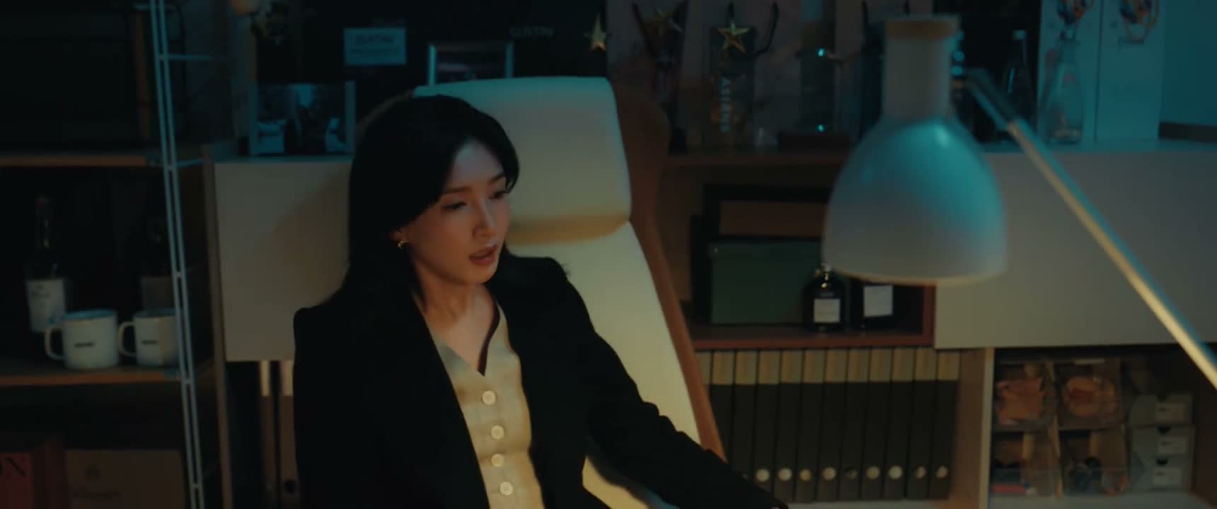 你后背都湿了 我帮你吹吧