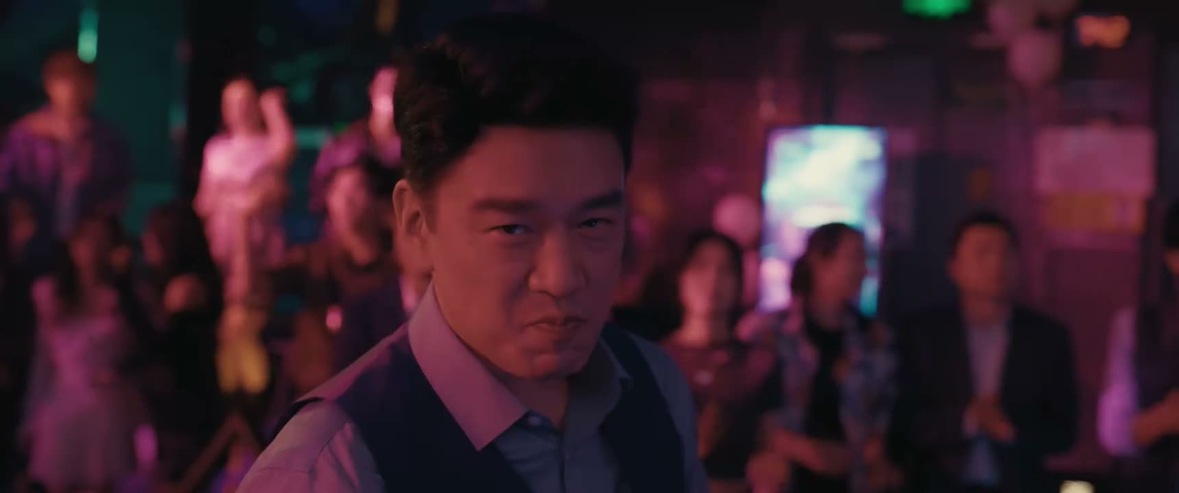 严格遵守公司规定往上升的