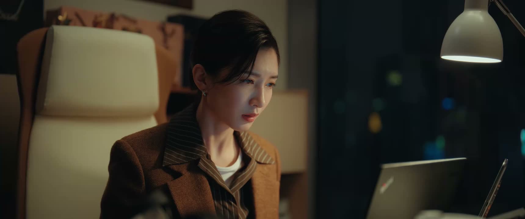 这不是她能做得出来的