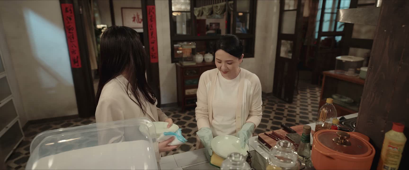 跟你爸还挺有话聊