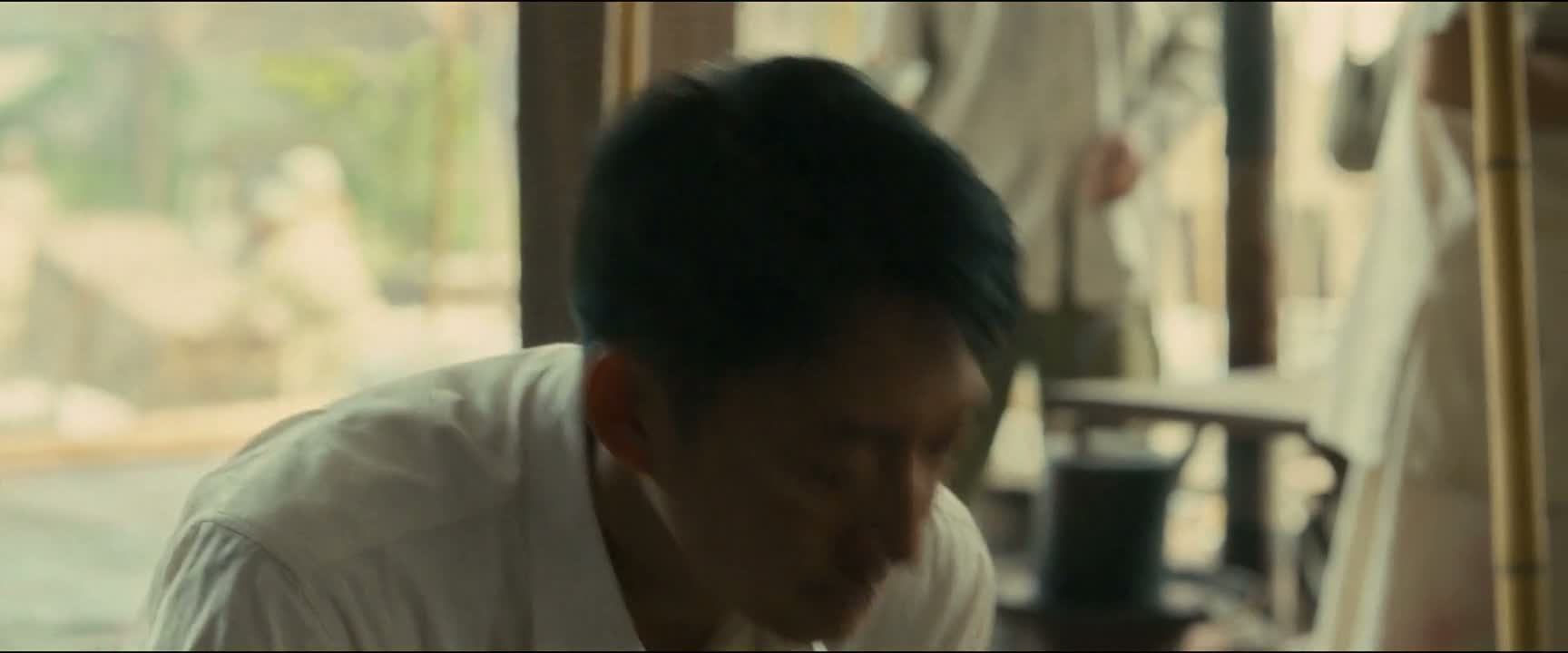你看我这头上的伤 不比他严重多了吗