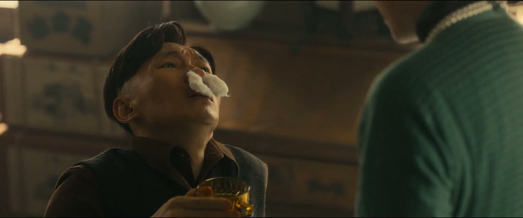 就你瘦得 这干瘦的样 抽干了能有二两