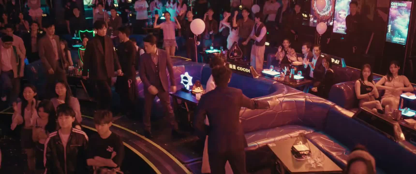 让白德瑞跟许云天狗咬狗