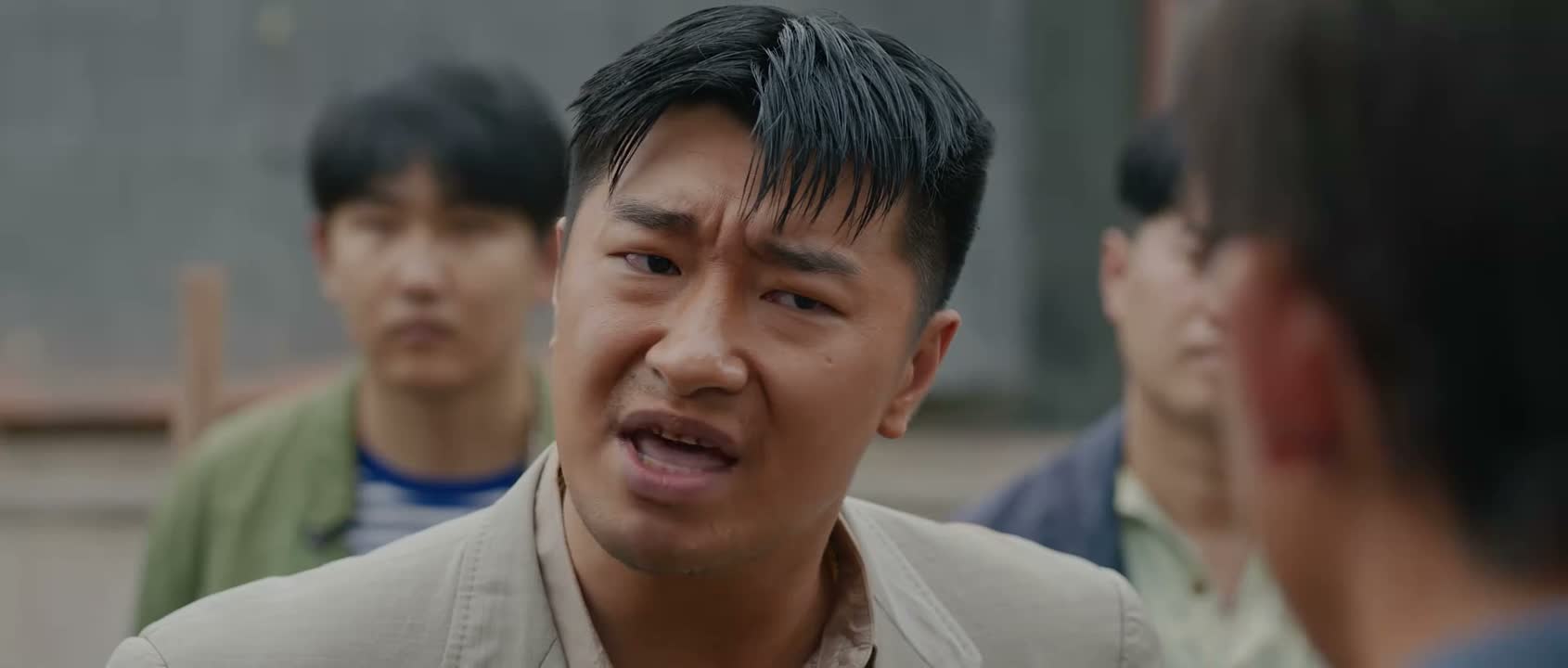 审到半夜才放我回来